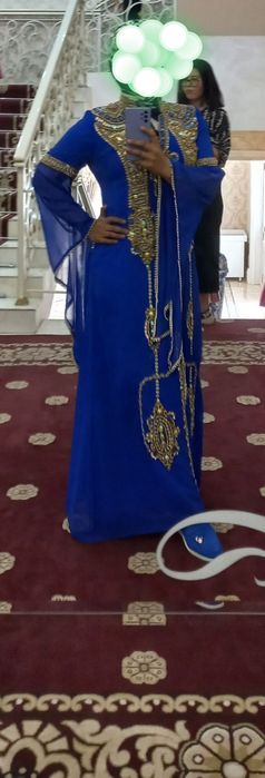 Срочно абая сотилади