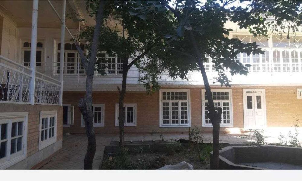 7 хонали, 6 сотикдан иборат булган  ховли сотувда,