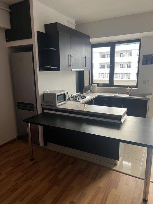 Vand apartament 3 camere
