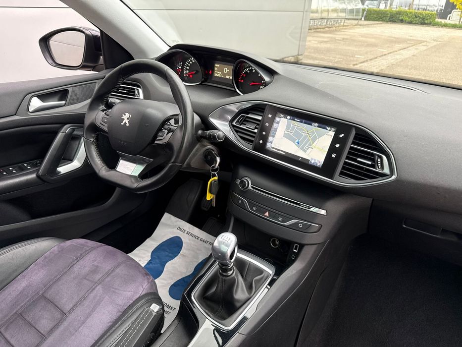 Peugeot 308 /An 2015/1.6 BlueHDI/Panoramic/Interior Exclusive/
