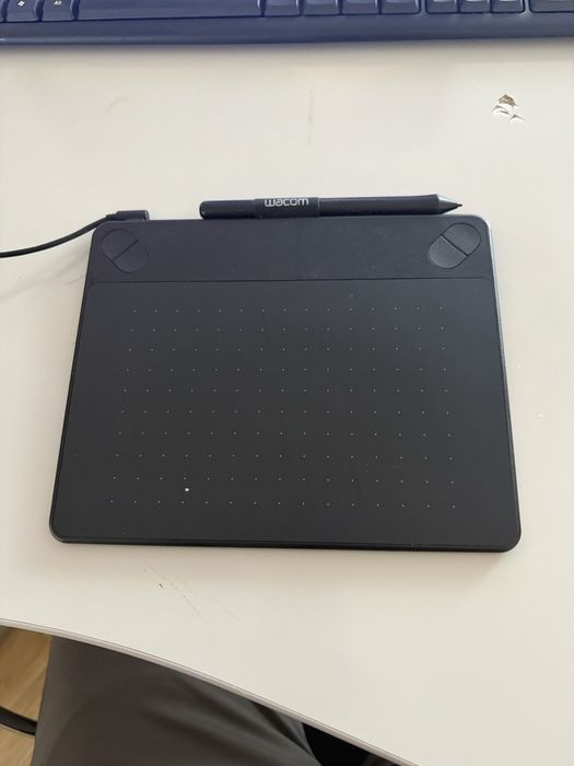Графический планшет Wacom Intuos CTH-490 (Small)
