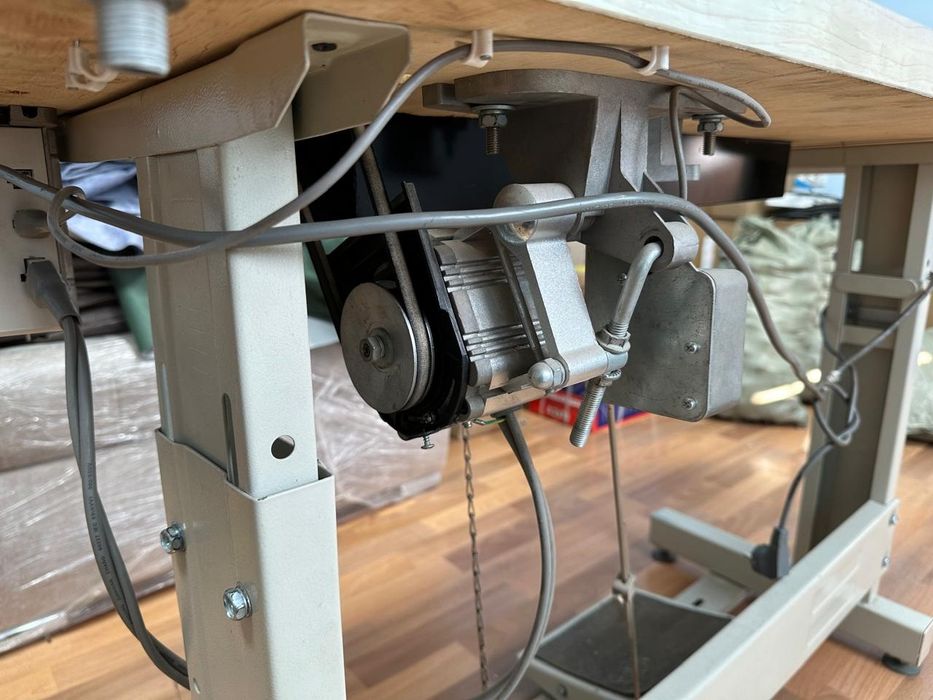 Швейную машинку "Тупикал"