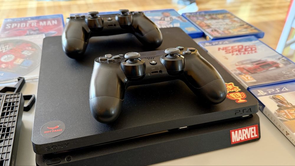 PlayStation 4 Slim 1TB