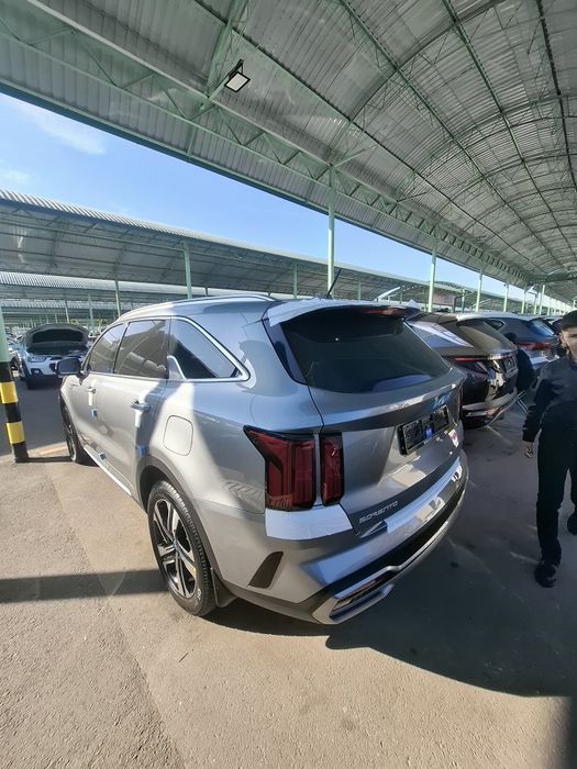 Kia Sorento  2023yil. Probeg 14500 km  Holati idealni