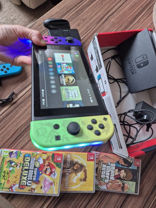 Nintendo Switch пълен комплект + игри