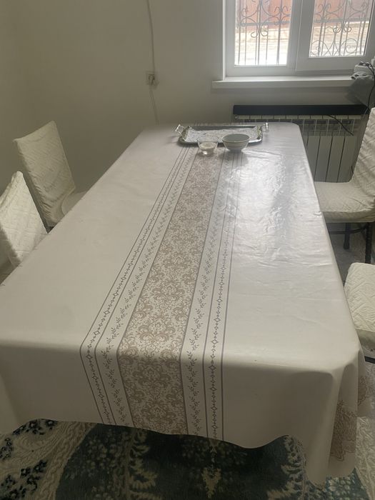 Продаю добротный стол