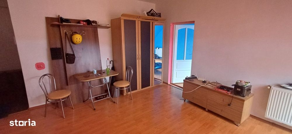 Vand apartament in Floresti
