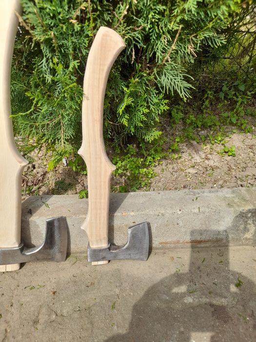 Брадви топори нови