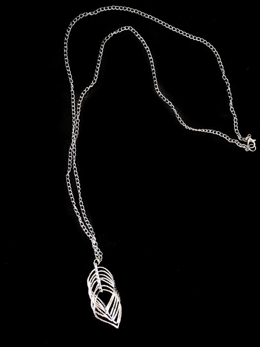 Стилно и нежно дълго колие