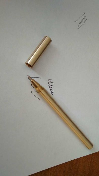 Масивна писалка тип "Tactical Pen"