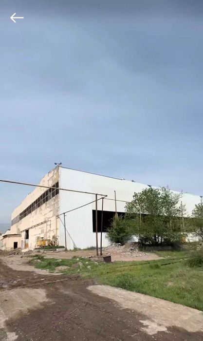 Продаётся земля 3,7 га и база 2,2 га  Ахангаран с железнодорожн веткой