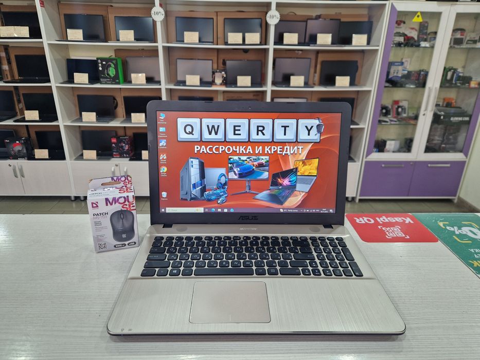 Asus (Core i3-6006u, 512 Gb SSD, 8 Gb DDR3)