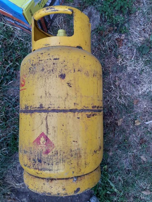 Битова бутилка с ъглов кран за газ, тип БВГ-27, 13.8 кг+вентил