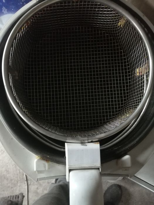 Фритюрница,блендер.