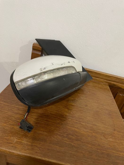 Oglinda dreapta VW Touran 2012 2013 sticla sparta