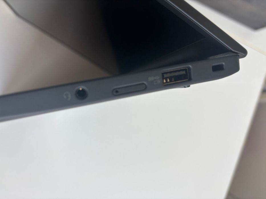 Lenovo X1 Carbon Gen9
