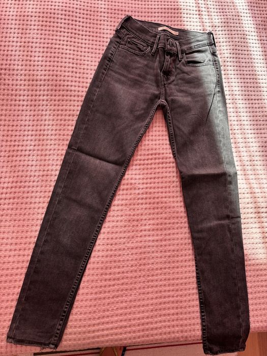 Blugi de firma in stare foarte buna