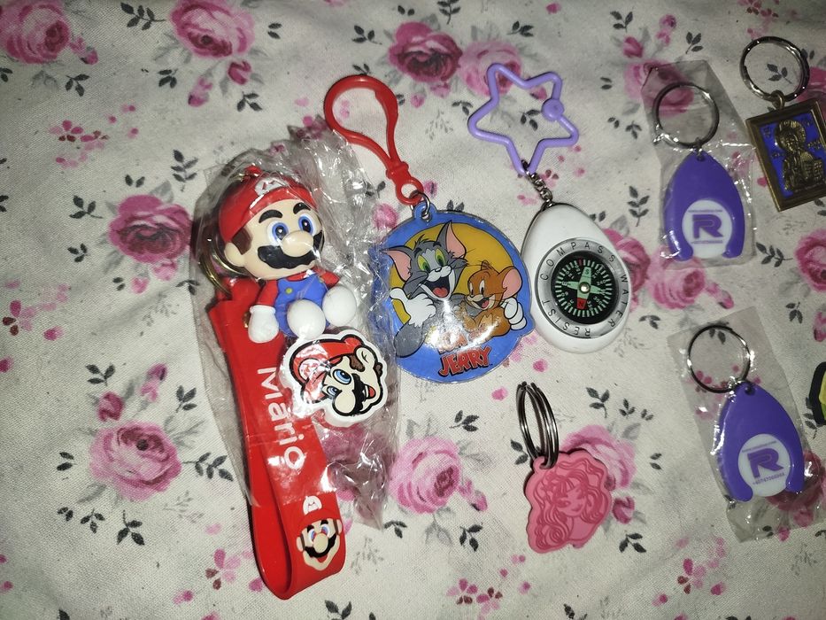 Vând breloc pentru pus la chei cu tom & Jerry Mario