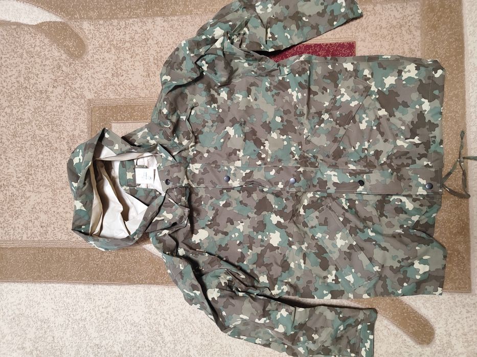 Costum intemperii camuflaj