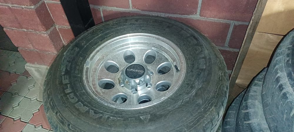 Диски с резиной Монтеро спорт