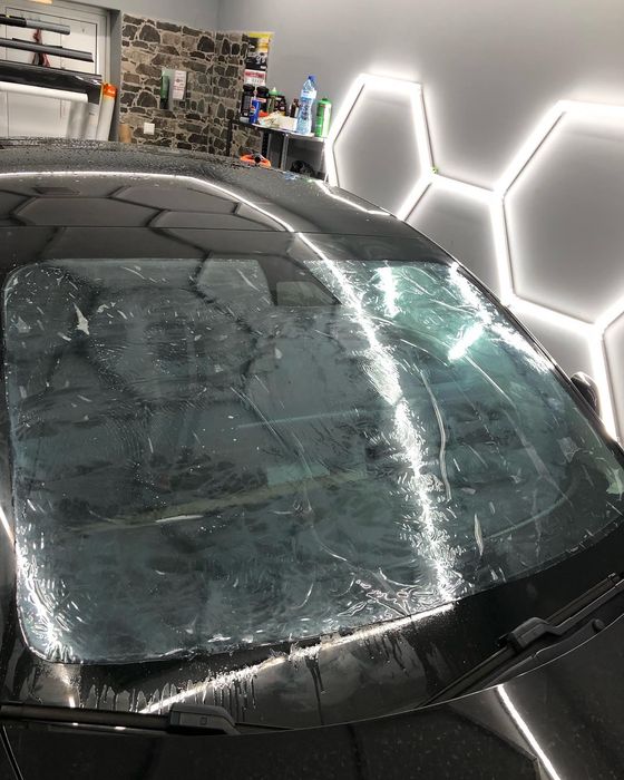 Обучения за фолиране на авто-стъкла