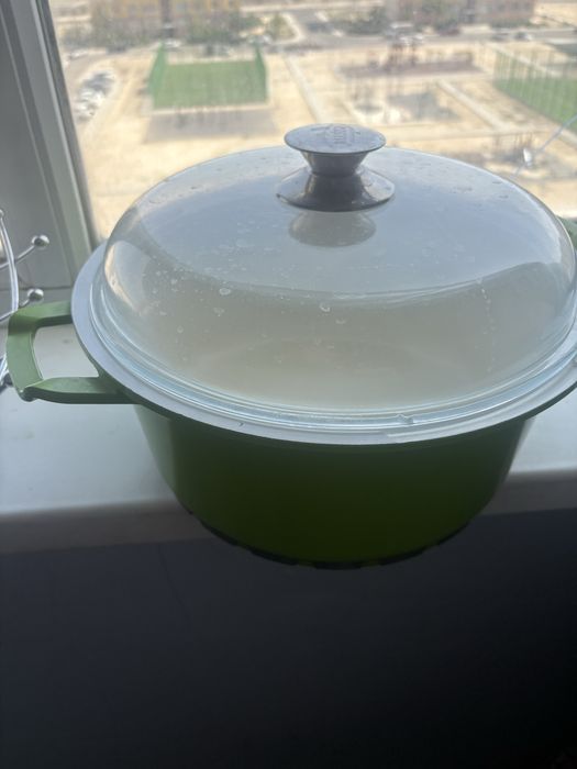 Кастрюля на 7-8литров с крышкой