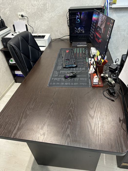 Продам офисный мебель в отличном состоянии