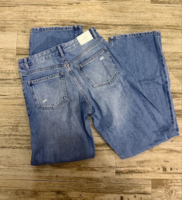 Дънки с широки крачоли на Bershka