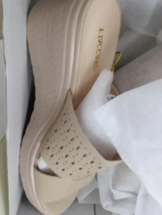 Продаю женское сабо