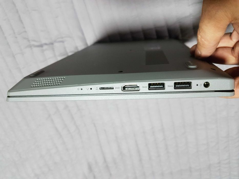 Laptop Lenovo 81VR