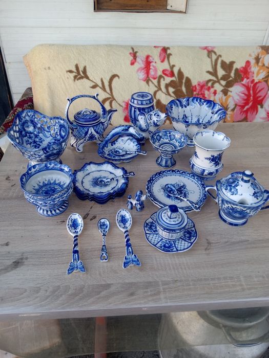 Набор посуды Гжель