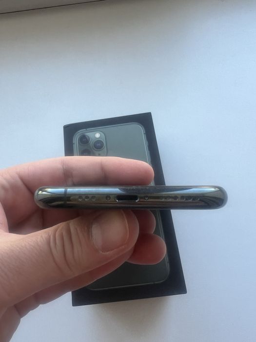 iPhone 11 pro 64GB Midnight Green