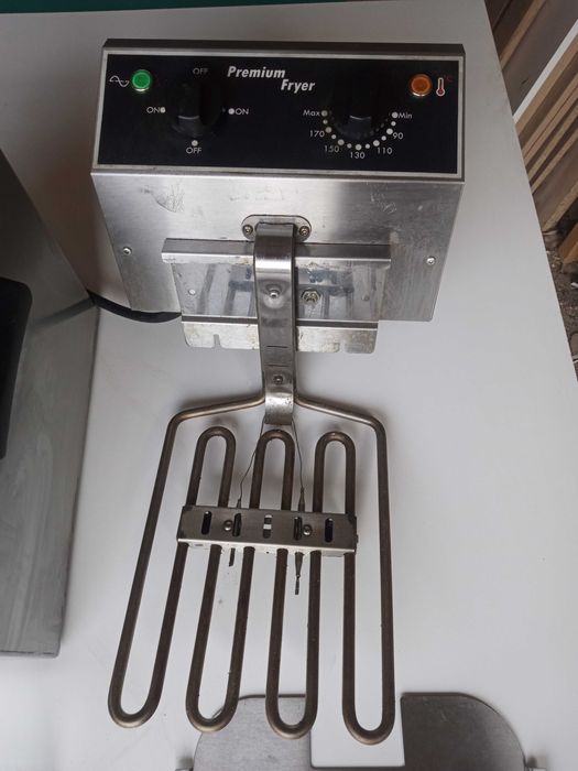 Продавам професионален фритюрник