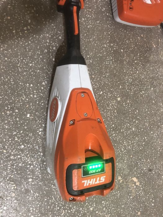 Stihl KMA 135 R / sistem combinat