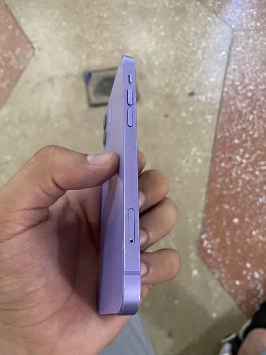 Iphone 12 holati zur