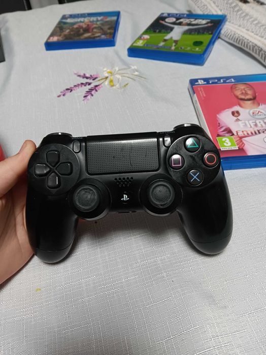 PlayStation 4 – 500 GB – Pachet complet