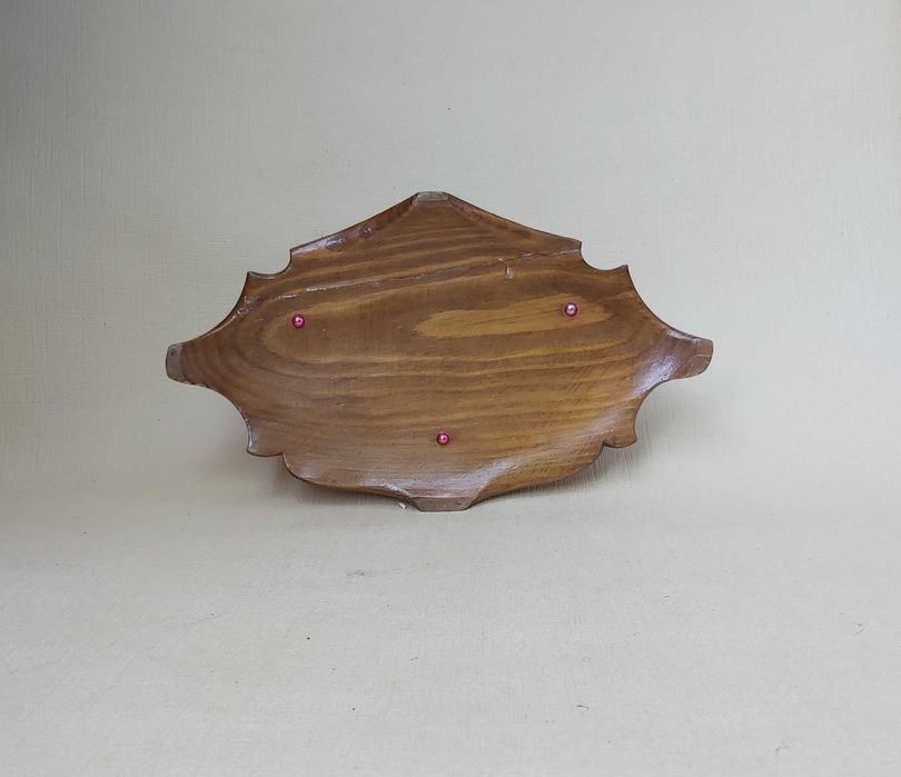 Деревянное зеркало с подставкой