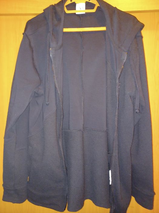 Vând hanorac modern foarte bun calitativ nou marca Zara L