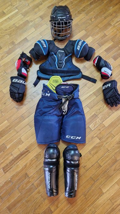 Продам детскую хоккейную форму