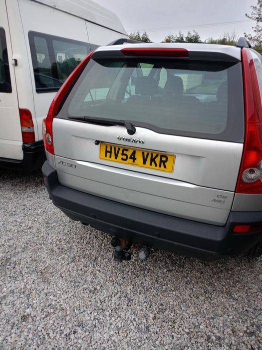 На части Volvo XC 90