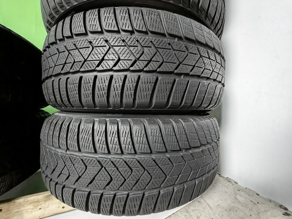 225/50R18 Pirelli run flat steluță