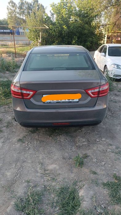 Lada vesta 1.8 sotiladi