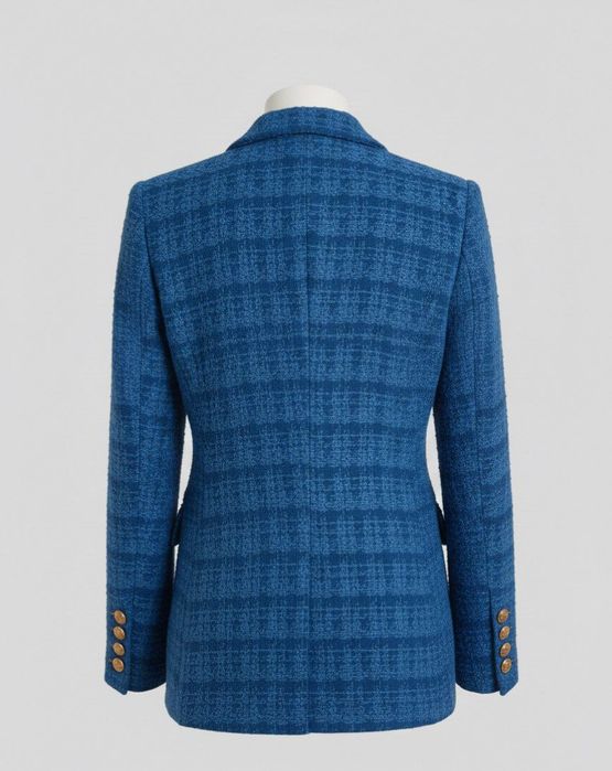 Ayollar uchun qalin kostyum