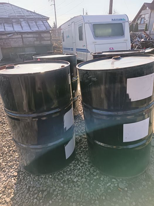 Vand butoaie din tabla capacitate 220 litri