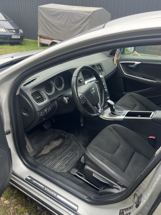 Volvo  v60 2013 2.0 d