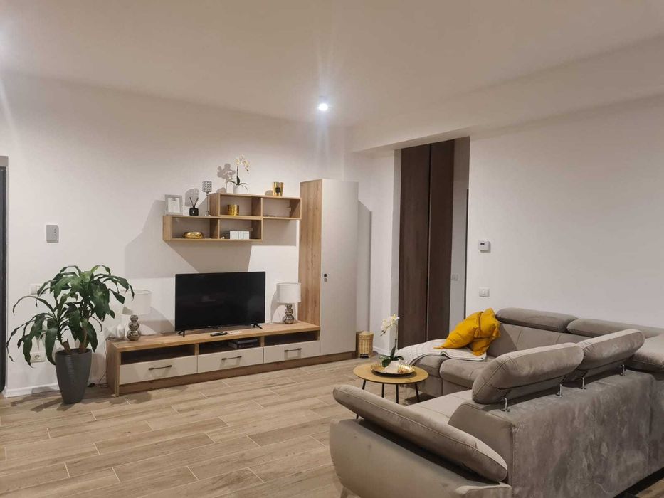 Proprietar Inchiriez Ap 2 camere