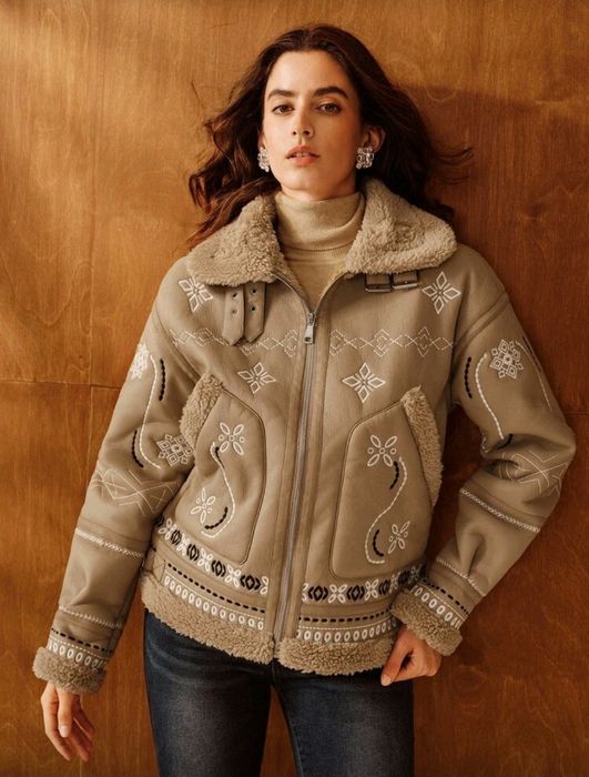 Зимно яке с бродерия