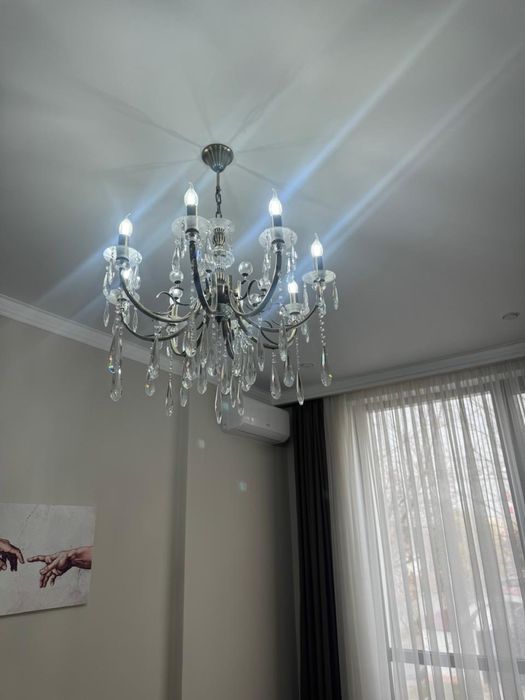 Продаются люстры