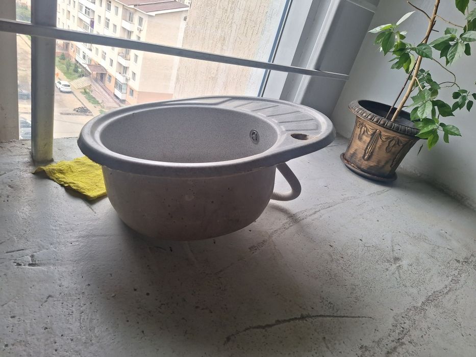 Раковина керамическая
