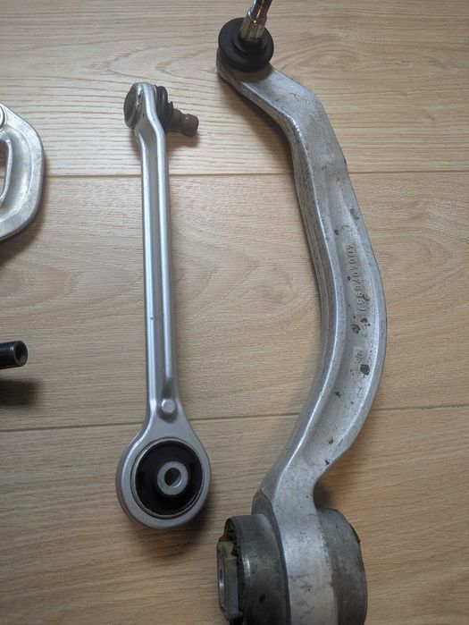 Различни предни носачи за Audi A4 B5, A6 C5, A8 D2, Passat B5
